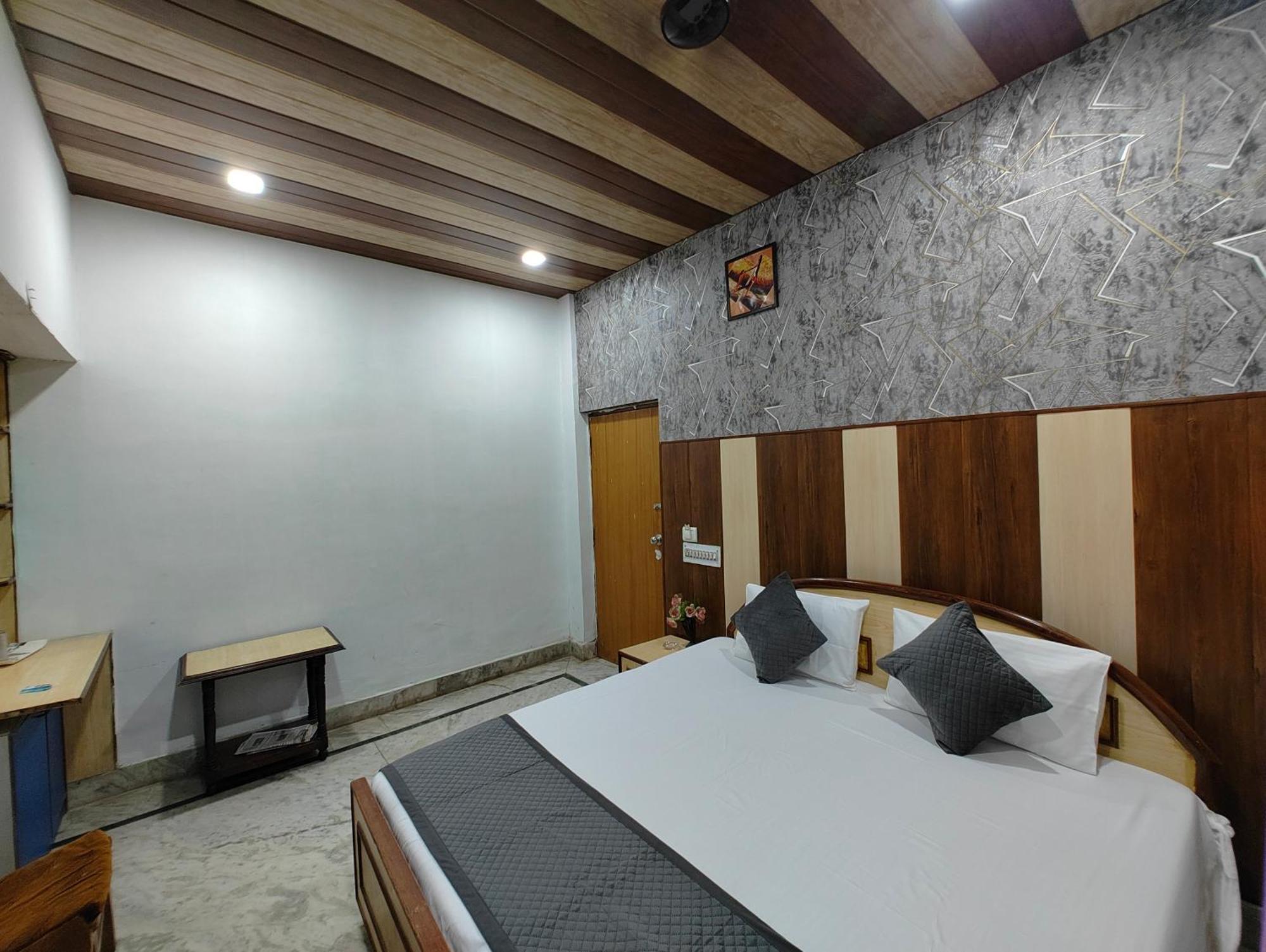Hotel Swarajya Palace Agra  Exterior photo