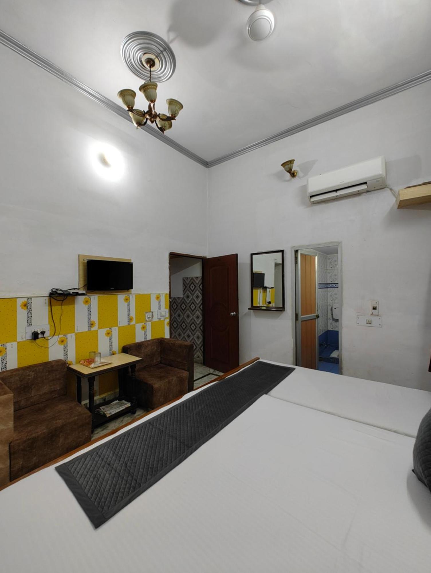 Hotel Swarajya Palace Agra  Exterior photo